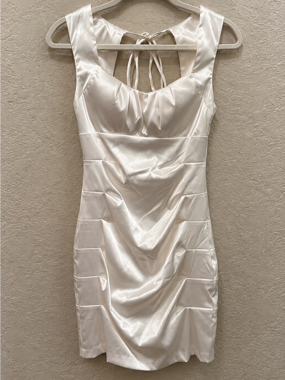 White Windsor dress k